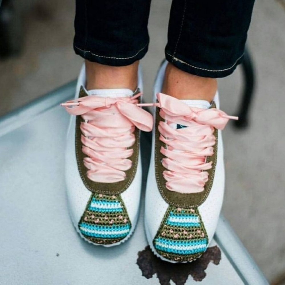 Poppy Embroidered Running Shoes